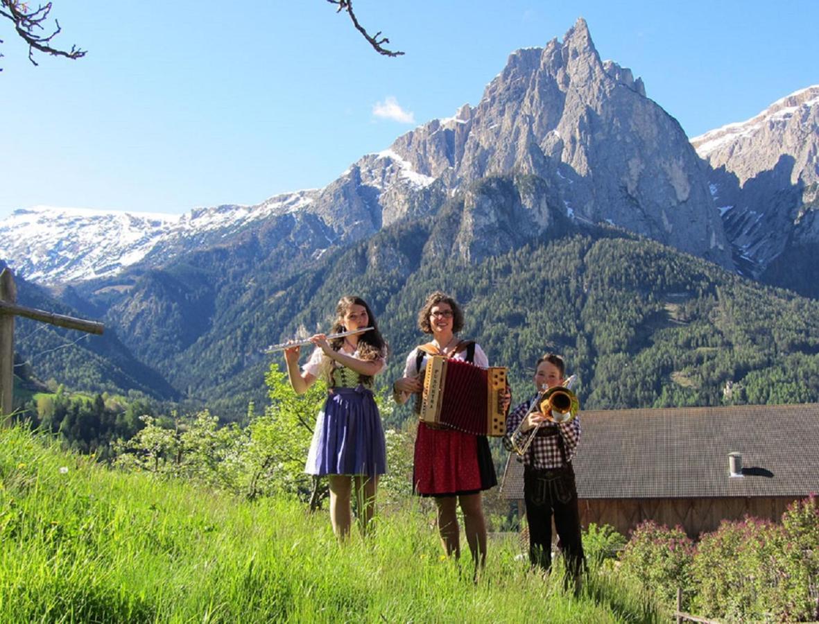 Schildberghof Santner Apartment Siusi Bagian luar foto