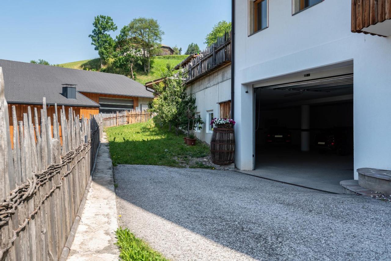 Schildberghof Santner Apartment Siusi Bagian luar foto
